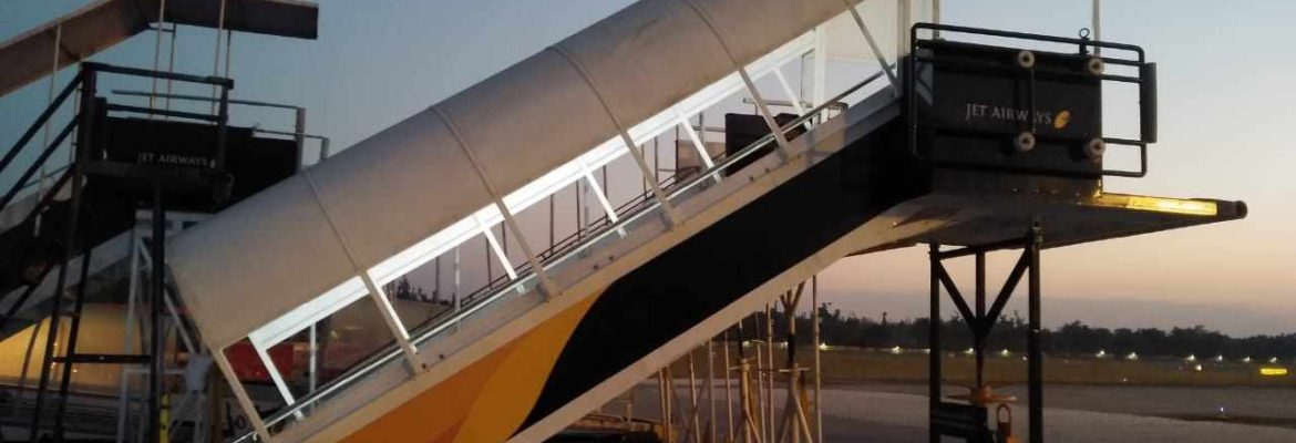 ground support equipment- towable step ladder